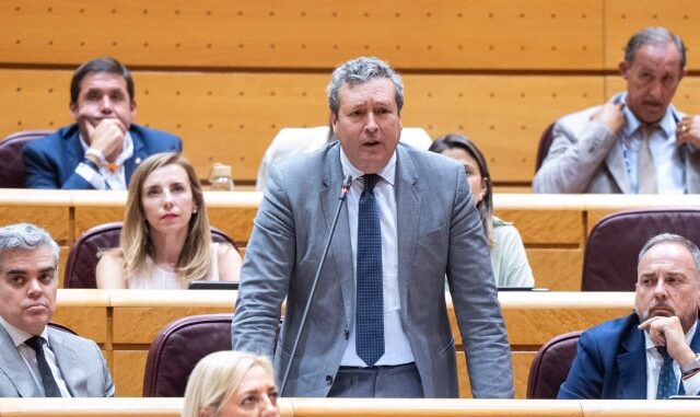 Íñigo Fernández acusa a Albares de «alentar el odio» a España en Hispanoamérica